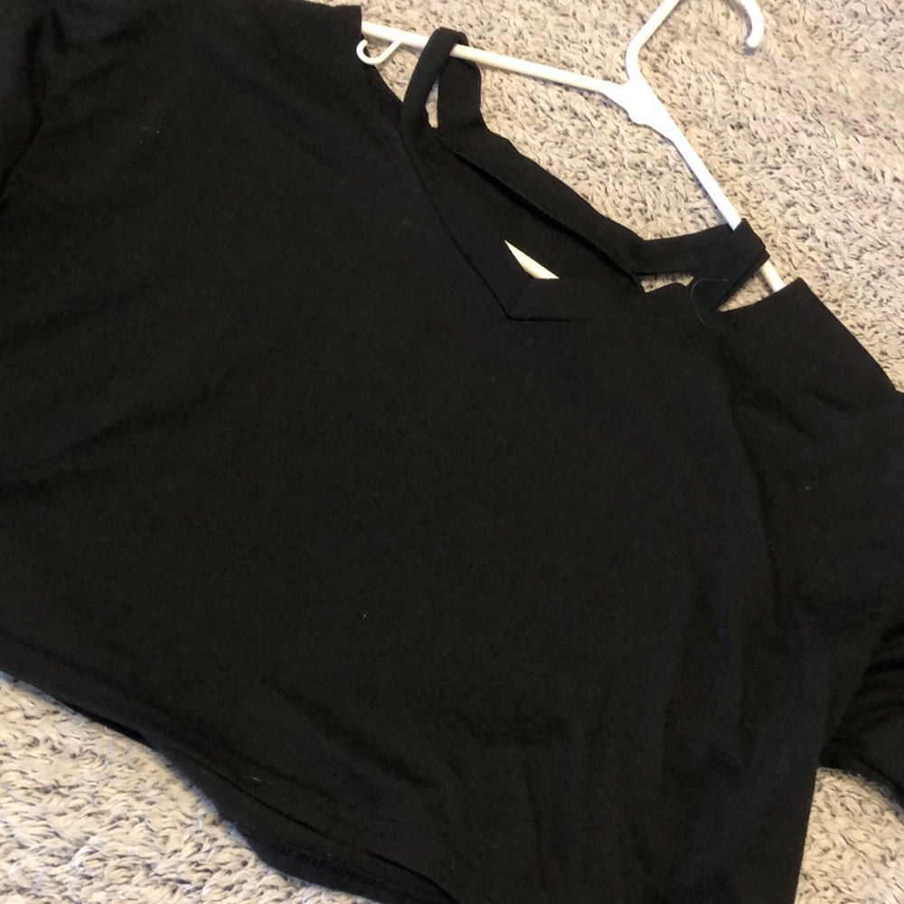 Black long sleeve crop top